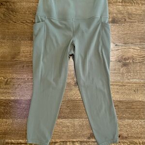 Athleta Salutation Stash Mesh 7/8 Sage Green Leggings